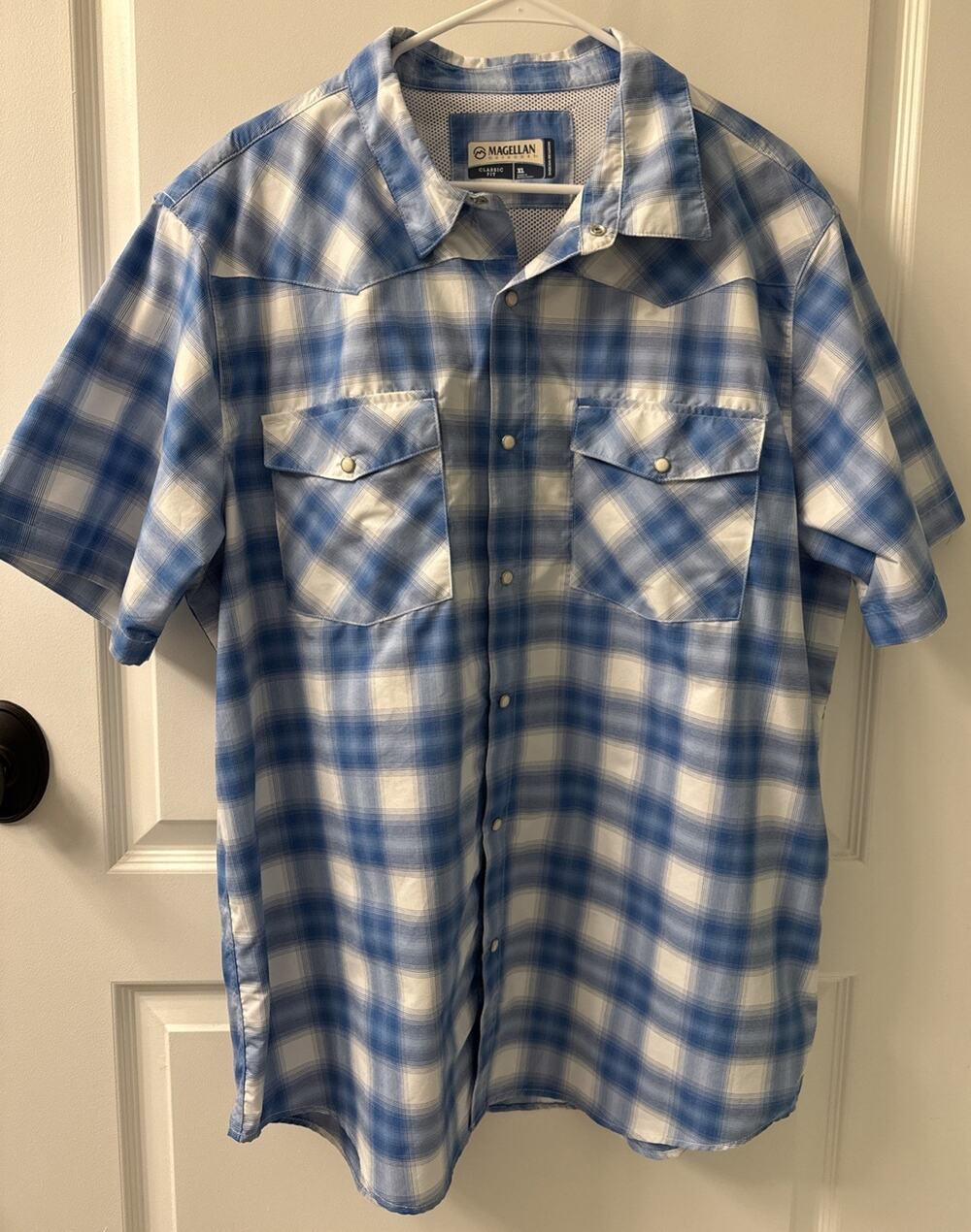 Magellan Outdoors Men’s Short Sleeve Shirt Size XL Blue Plaid Moisture Wicking